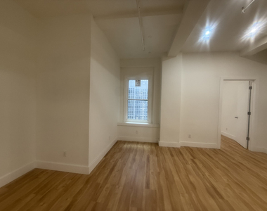 248 West 35th Street - Photo Thumbnail 3
