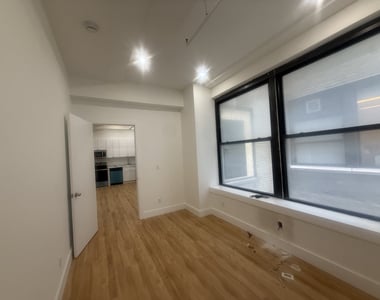 248 West 35th Street - Photo Thumbnail 8