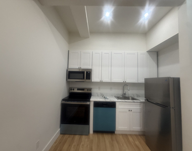 248 West 35th Street - Photo Thumbnail 2