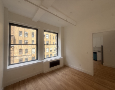 248 West 35th Street - Photo Thumbnail 3