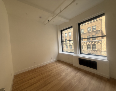 248 West 35th Street - Photo Thumbnail 2