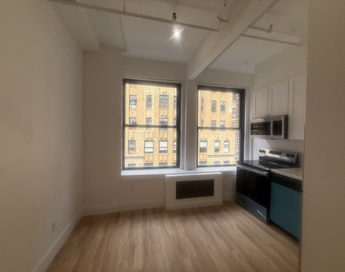 248 West 35th Street - Photo Thumbnail 1