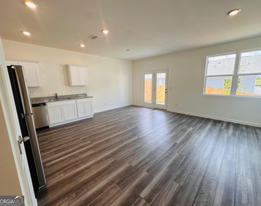 423 Towson Street - Photo Thumbnail 9