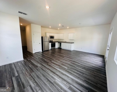 423 Towson Street - Photo Thumbnail 6