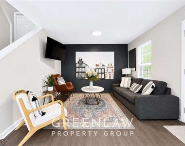 999 Washington Street Sw - Photo Thumbnail 4