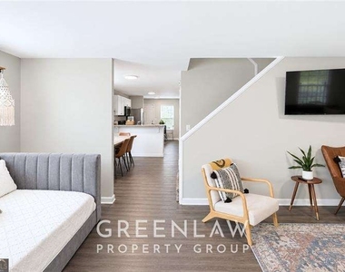 999 Washington Street Sw - Photo Thumbnail 3
