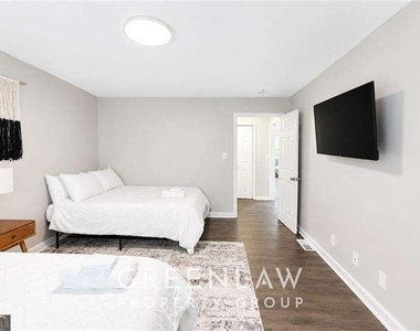 999 Washington Street Sw - Photo Thumbnail 15