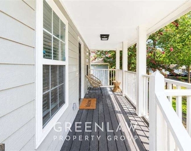 999 Washington Street Sw - Photo Thumbnail 2