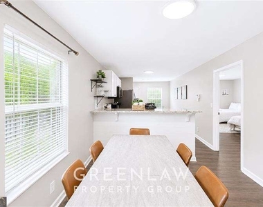 999 Washington Street Sw - Photo Thumbnail 9