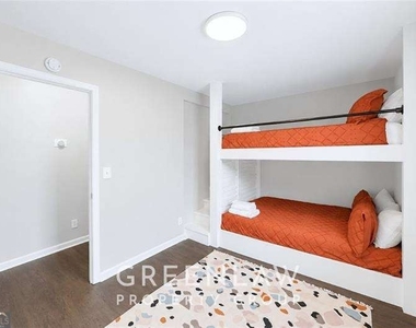 999 Washington Street Sw - Photo Thumbnail 18