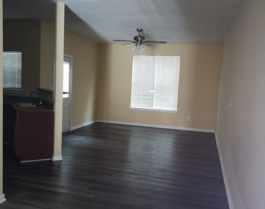 7306 Bridlewood Court - Photo Thumbnail 9