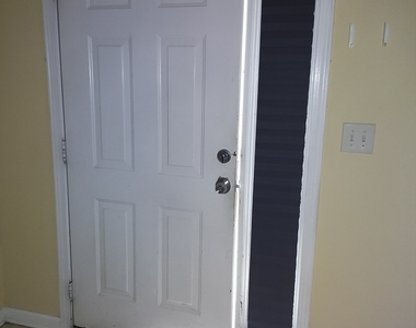 7306 Bridlewood Court - Photo Thumbnail 13