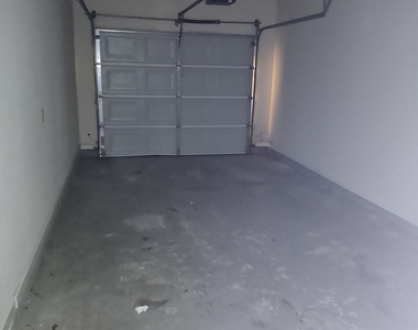 7306 Bridlewood Court - Photo Thumbnail 2