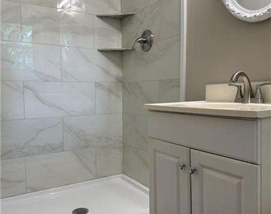 782 Prince Avenue - Photo Thumbnail 14
