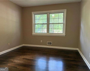 782 Prince Avenue - Photo Thumbnail 21
