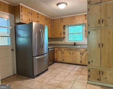 782 Prince Avenue - Photo Thumbnail 1