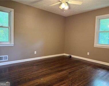 782 Prince Avenue - Photo Thumbnail 11