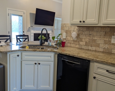 326 Willow Cove Court - Photo Thumbnail 6