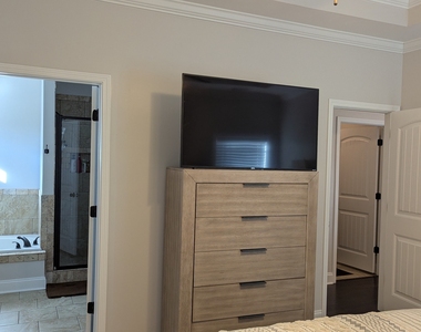 326 Willow Cove Court - Photo Thumbnail 10