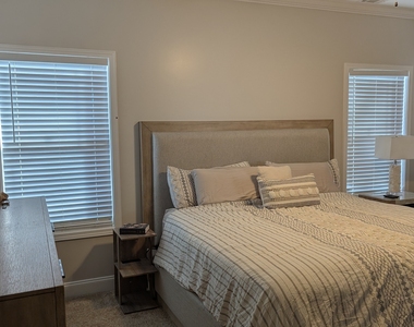 326 Willow Cove Court - Photo Thumbnail 11