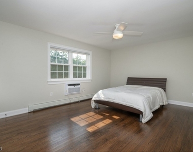 320 South - Photo Thumbnail 10