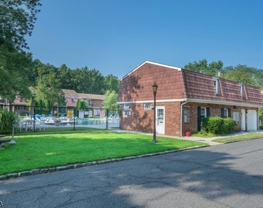 320 South - Photo Thumbnail 19