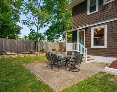 8 Oak Grove Rd - Photo Thumbnail 13