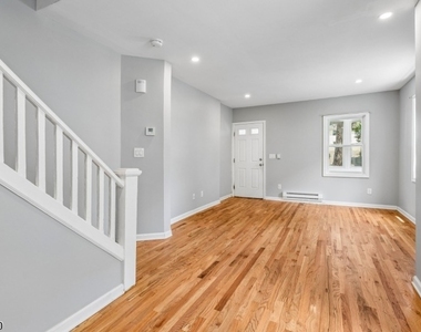 11 Abbett Ave - Photo Thumbnail 2