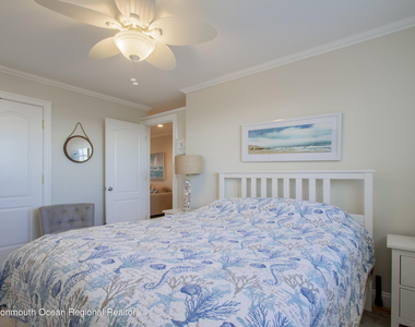 455 Ocean Boulevard - Photo Thumbnail 11