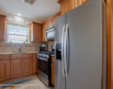 455 Ocean Boulevard - Photo Thumbnail 7