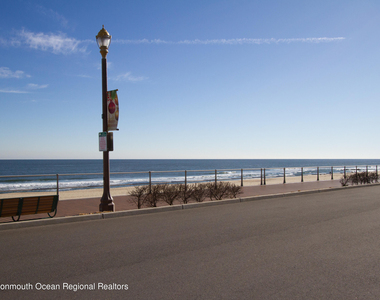 455 Ocean Boulevard - Photo Thumbnail 18