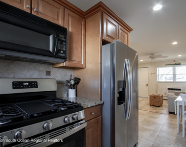 455 Ocean Boulevard - Photo Thumbnail 10