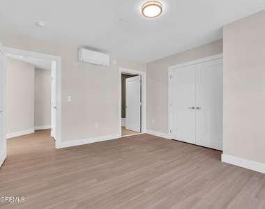 27 3rd Avenue - Photo Thumbnail 13
