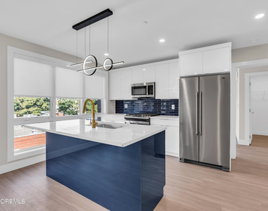 27 3rd Avenue - Photo Thumbnail 7