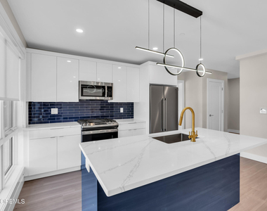 27 3rd Avenue - Photo Thumbnail 8