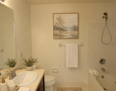 86 Banyan Boulevard - Photo Thumbnail 21