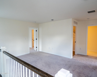 301 Holland Drive - Photo Thumbnail 23
