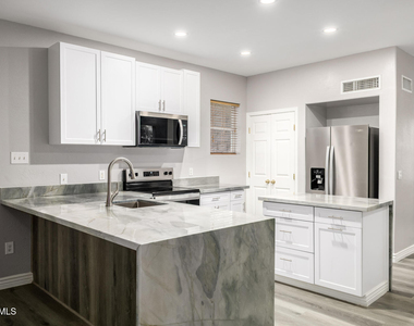 3006 W Ferruccio Place - Photo Thumbnail 5