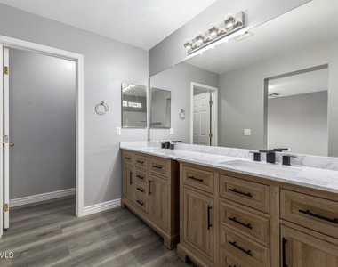 3006 W Ferruccio Place - Photo Thumbnail 18