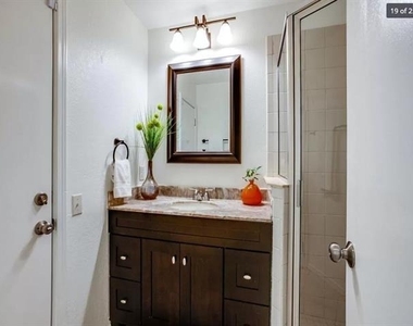 818 Torrey Pines Lane - Photo Thumbnail 19