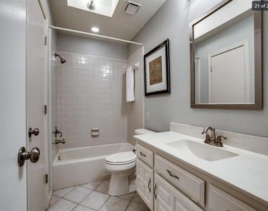 818 Torrey Pines Lane - Photo Thumbnail 11