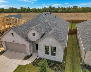 603 Parrino Parkway - Photo Thumbnail 3