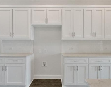 603 Parrino Parkway - Photo Thumbnail 16
