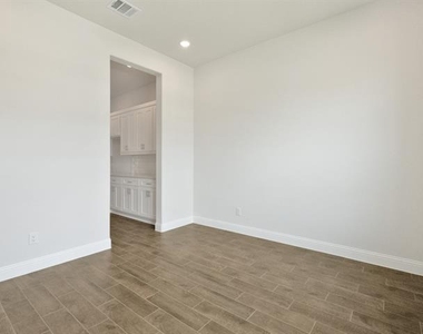 603 Parrino Parkway - Photo Thumbnail 5