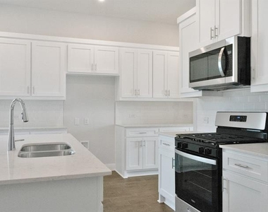603 Parrino Parkway - Photo Thumbnail 15