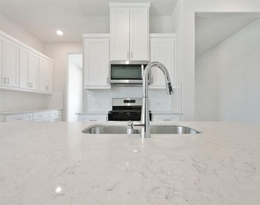 603 Parrino Parkway - Photo Thumbnail 12