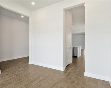 603 Parrino Parkway - Photo Thumbnail 6
