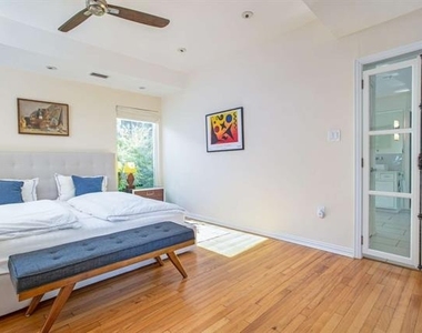4641 Belclaire Avenue - Photo Thumbnail 8