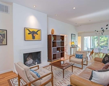 4641 Belclaire Avenue - Photo Thumbnail 3