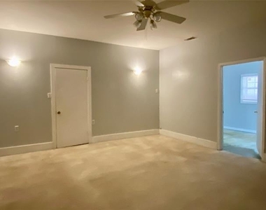 2467 Garfield Avenue - Photo Thumbnail 8